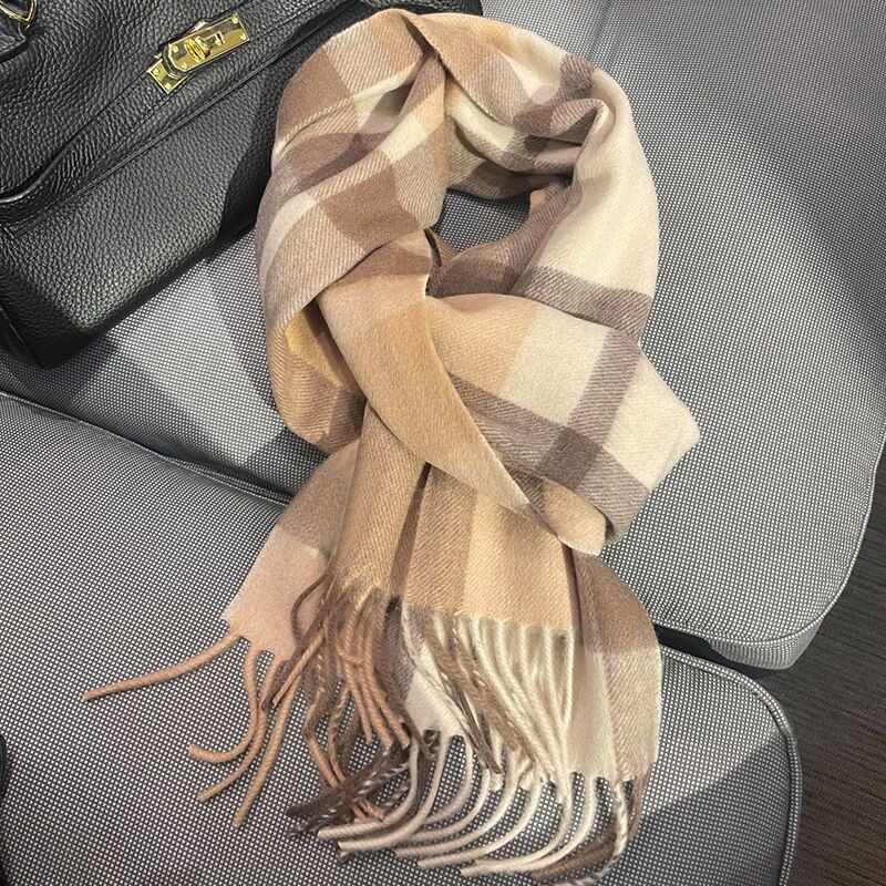 Travel Accessories To Gift - وشاح وشال حصري منقوش بالكامل للخريف