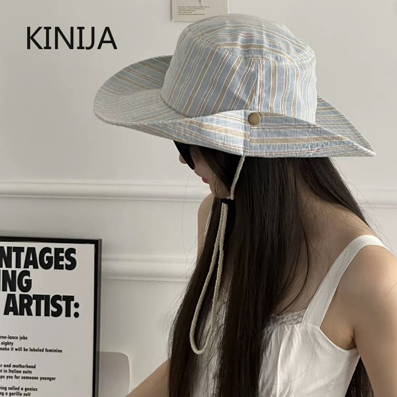 قبعة دلو نسائية مخططة بتصميم ك - مراجعة Travel Accessories Kmart وسعره