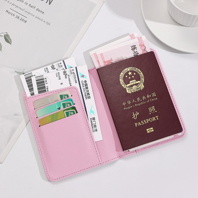 غطاء جواز سفر نسائي من Hello K - مراجعة Travel Accessories Kmart وسعره